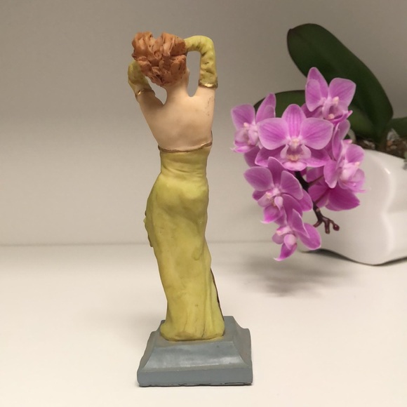 VNTG Lady figurine - Picture 3 of 6